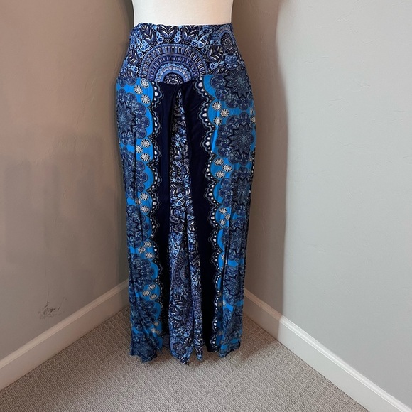 Pants - Women's Blue Patterned Swim Cover-Up Pants‎